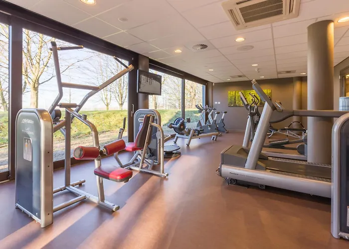 Fletcher Wellness-hotel Stadspark 4*